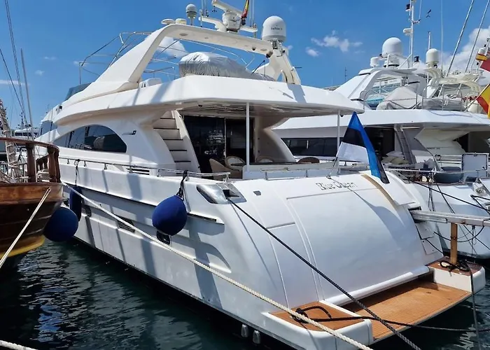 Beautiful Motor Yacht Barcelona