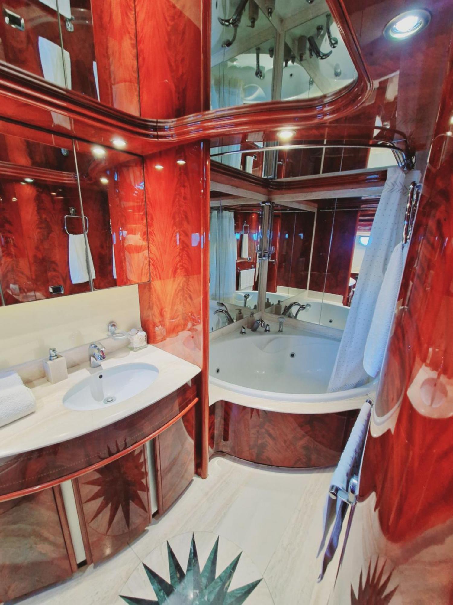 Beautiful Motor Yacht Barcelona