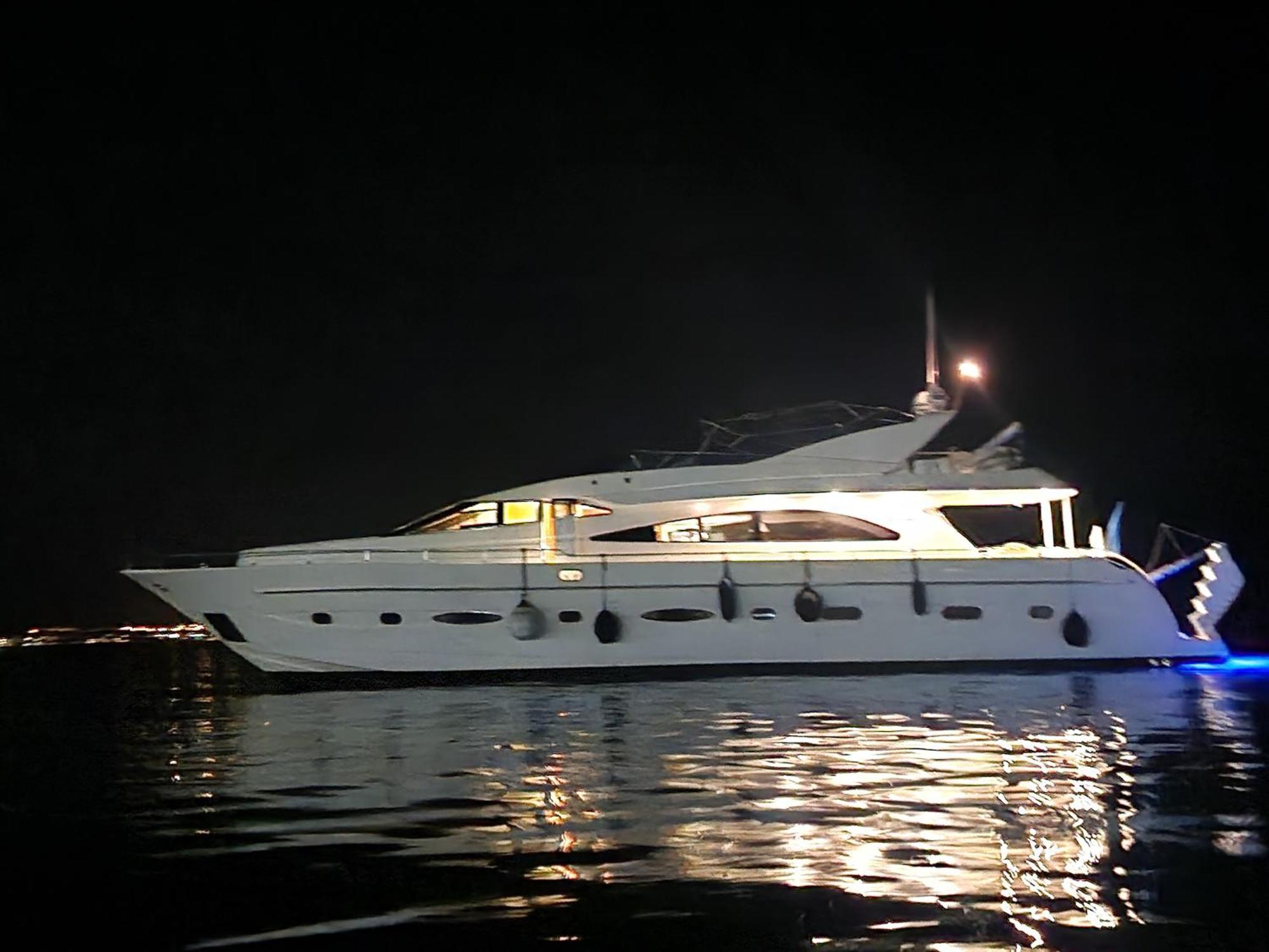 Beautiful Motor Yacht Barcelona