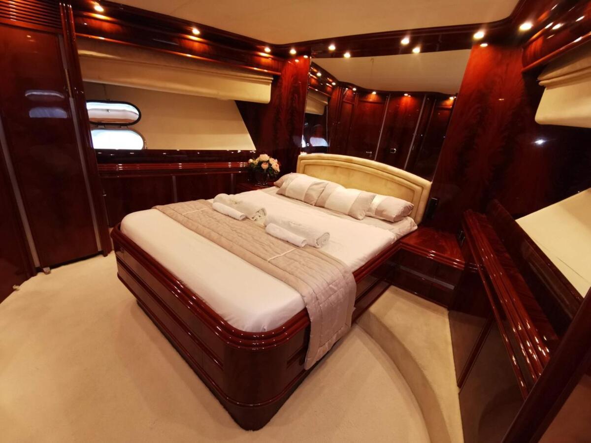 Beautiful Motor Yacht Botel Barcelona