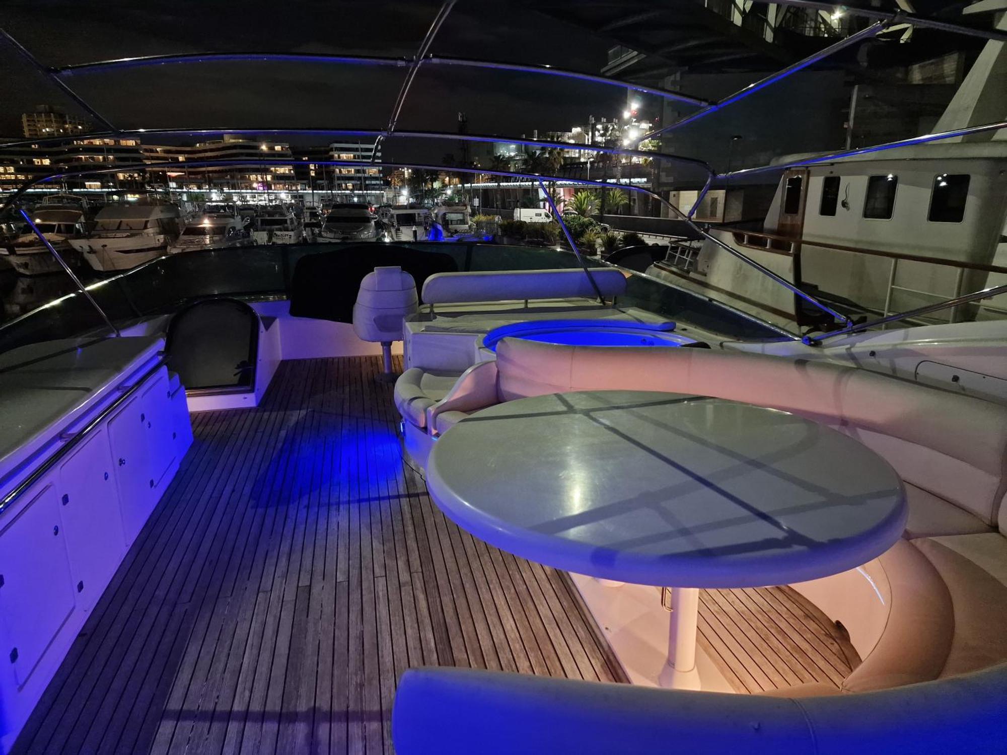 Beautiful Motor Yacht * Barcelona